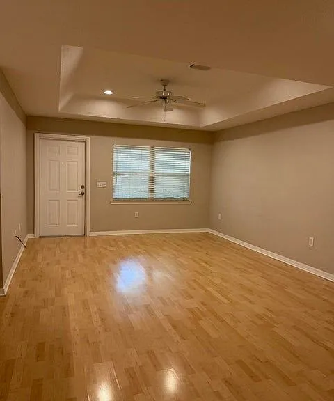 1739 N Dovetail Dr — Photo 2