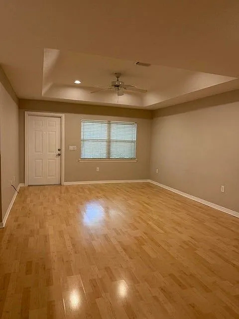Building Photo - 1739 N Dovetail Dr