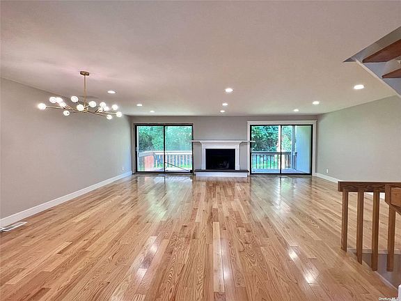 3rd image of 8 John Bean Ct