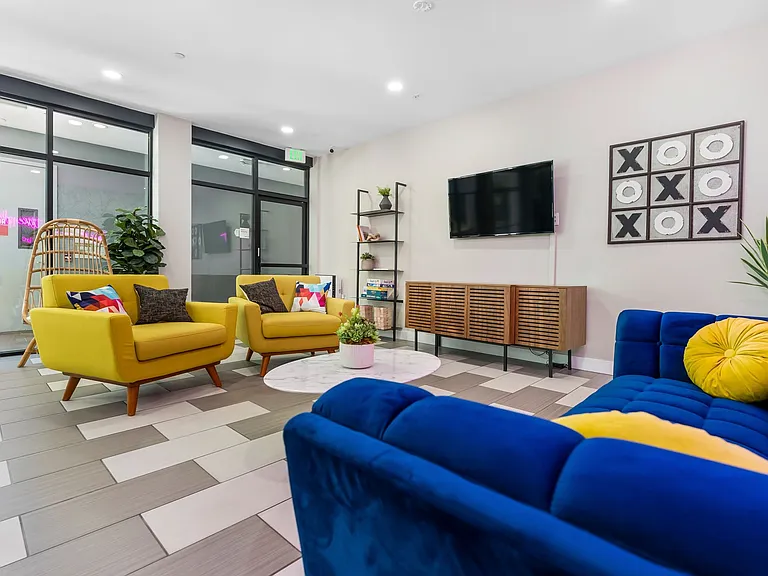 Axis 2300 Apartments — Photo 48