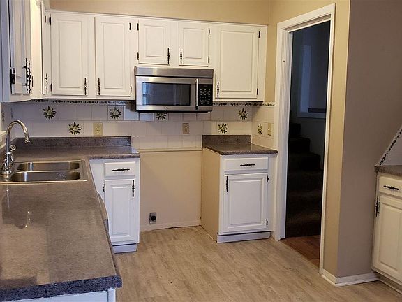 4th image of 2825 S Saint Paul Ave