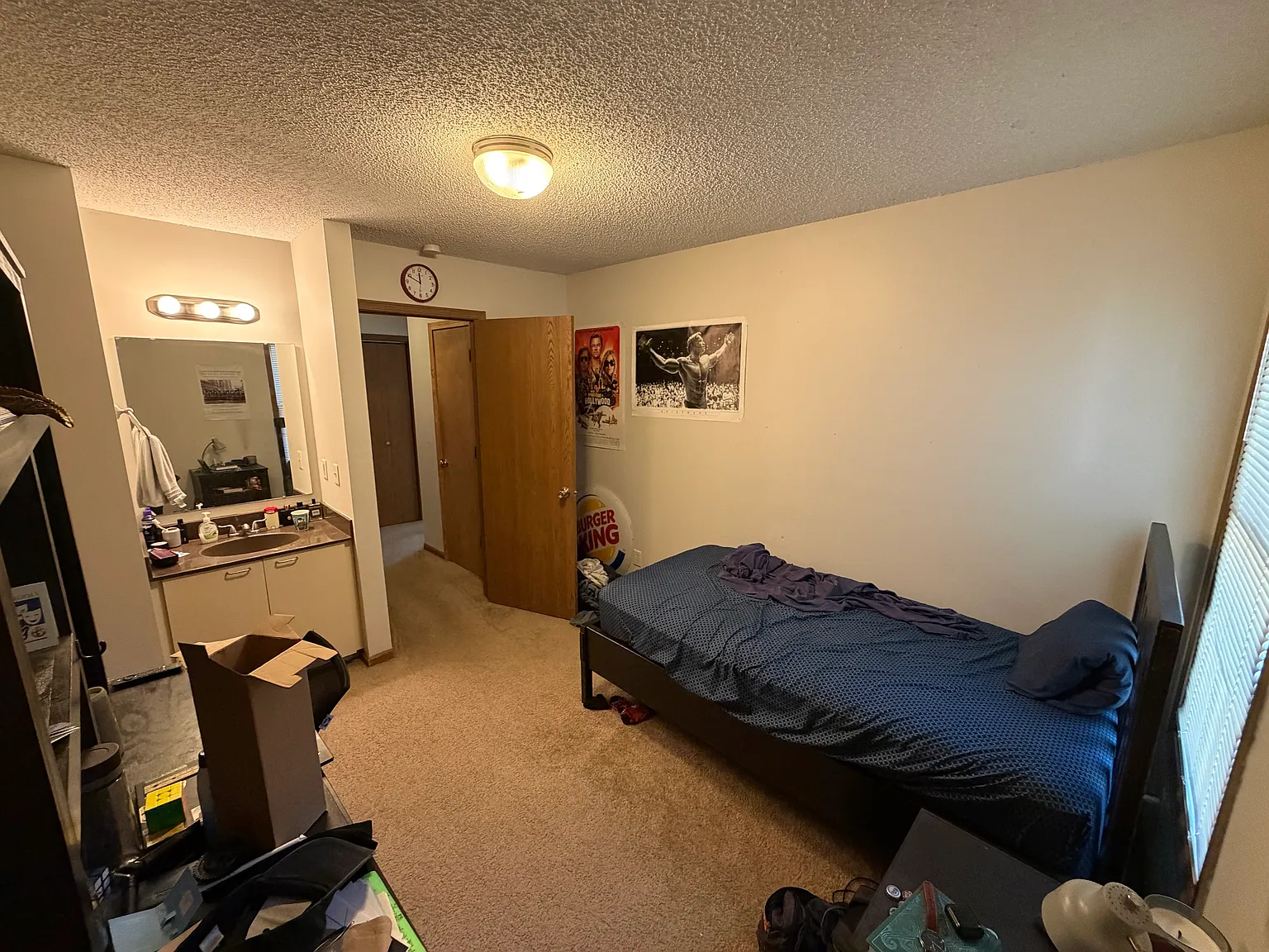 4 bed, 1354 sqft, $1,900 — Photo 4
