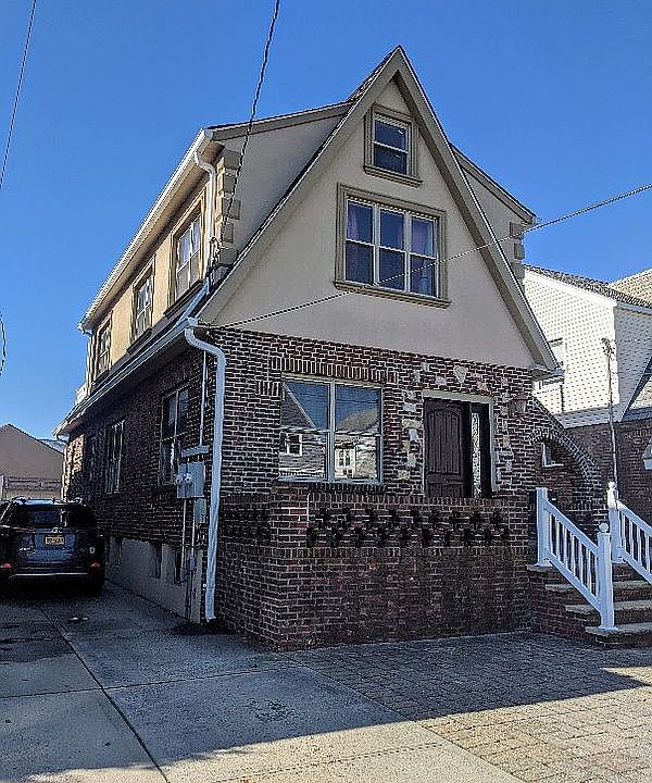 1st image of 419 134th Bch