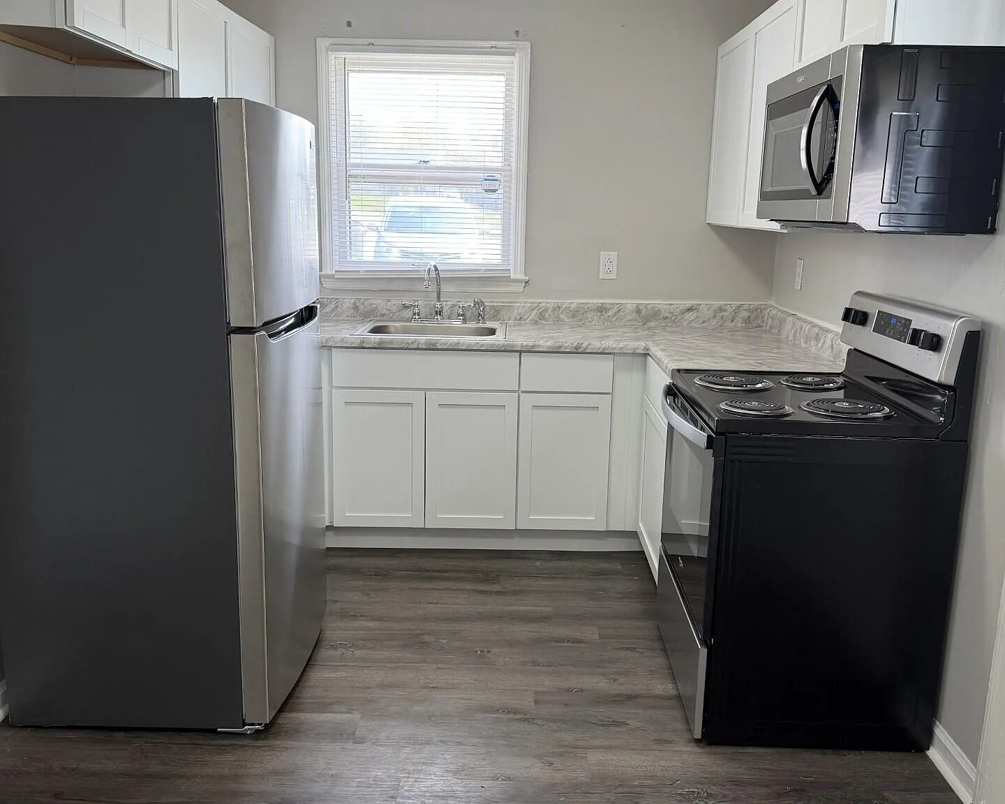2 bed, 1.0 bath, 990 sqft, $1,295 — Photo 4