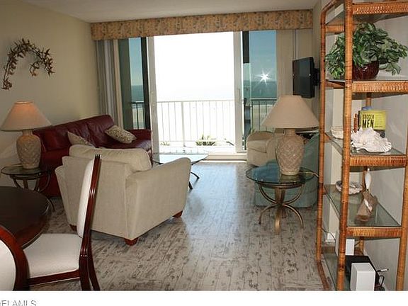 5th image of 140 Seaview Ct APT 701N