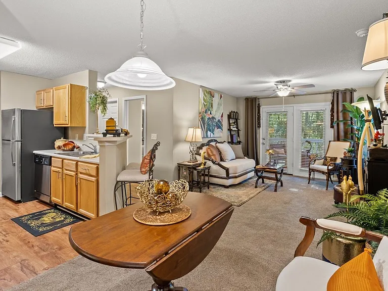 Palmetto Pointe Apartment Homes — Photo 38