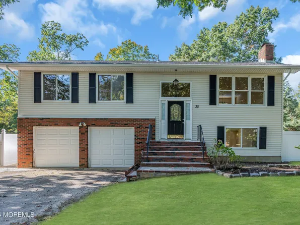 35 Cambridge Drive, Jackson, NJ 08527
