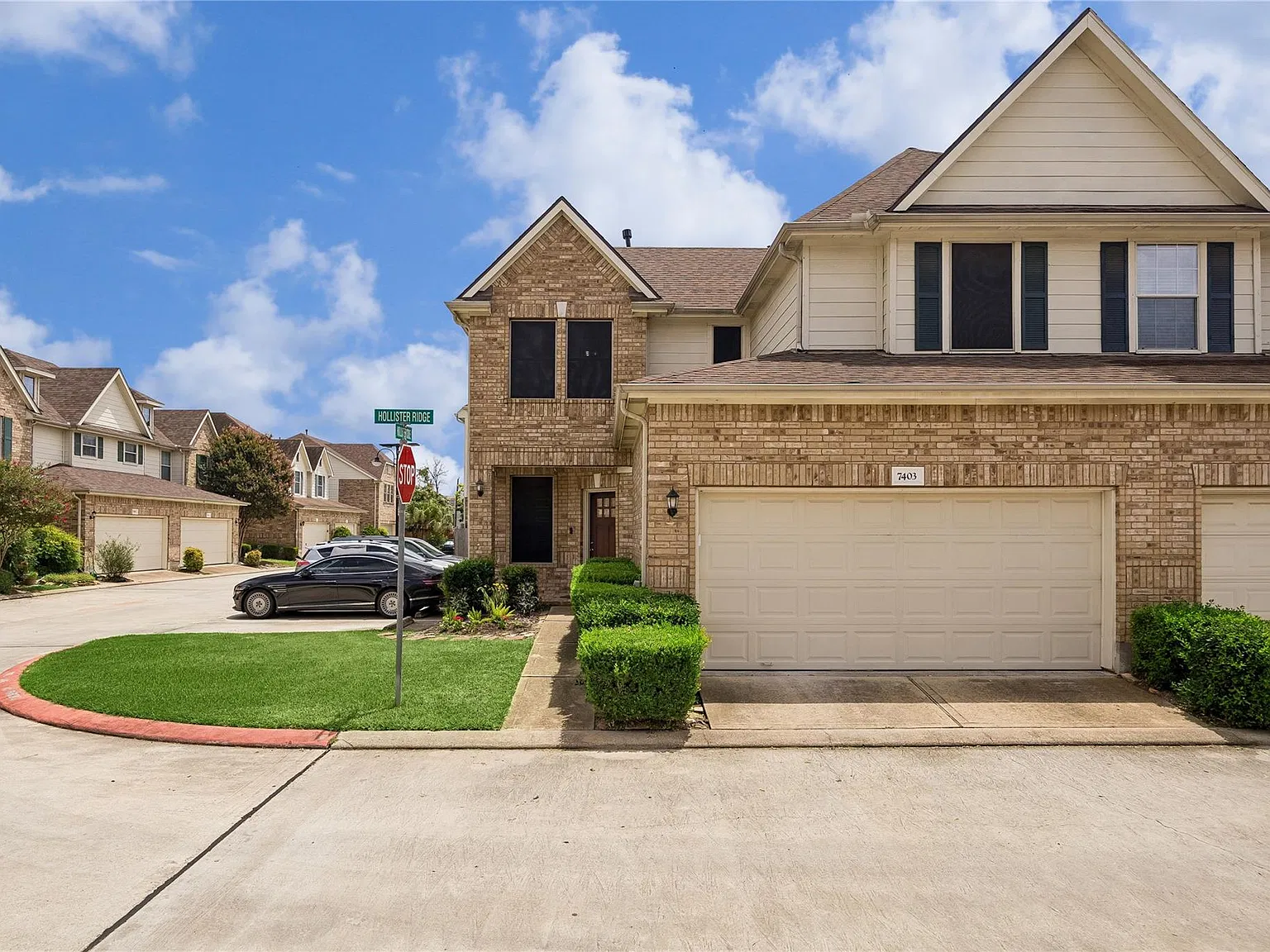 3 bed, 2.5 bath, 1741 sqft, $1,999 — Photo 2