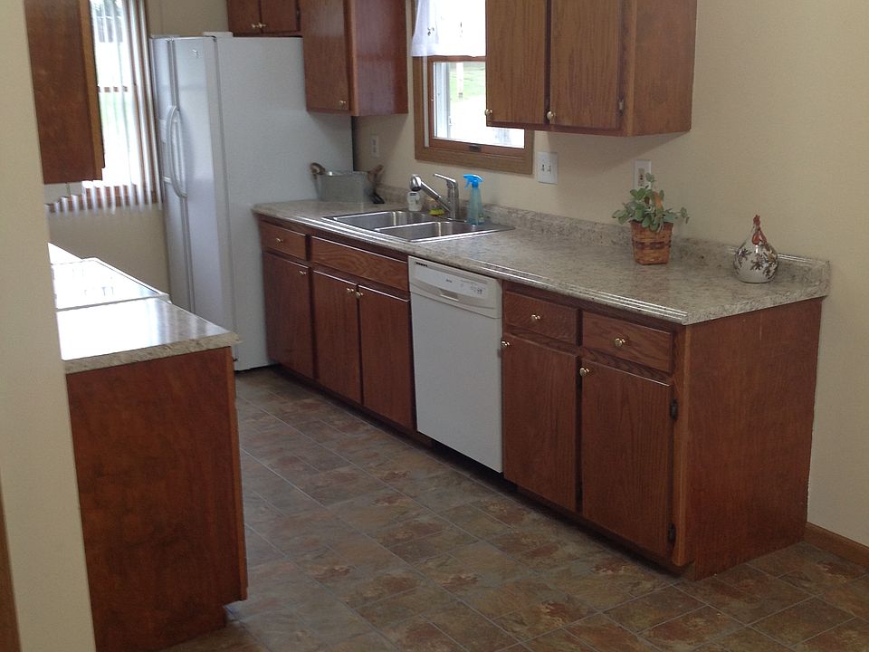 1st image of 604 Oakwood Dr