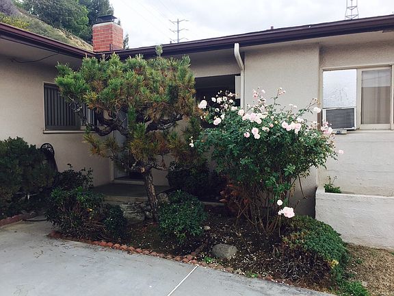 3rd image of 931 Wandering Dr