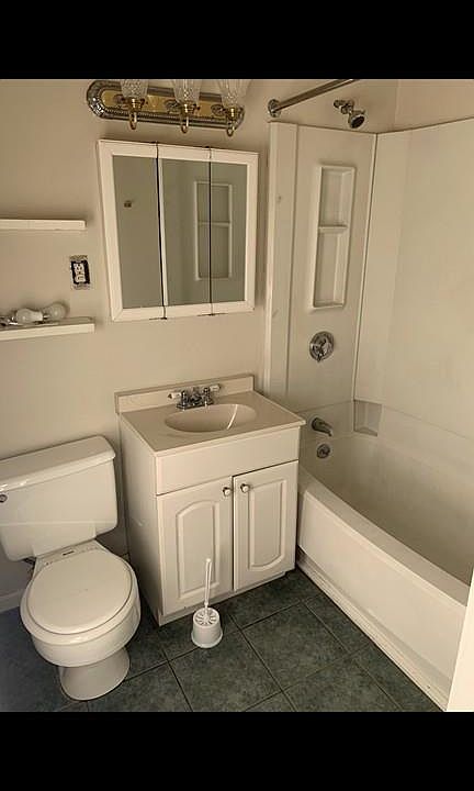 2nd image of 18 Forest Park Ave APT 3R
