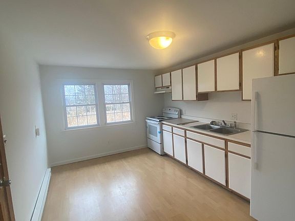 2nd image of 11 Pine St APT 6