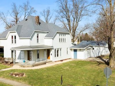 400 S 2nd St, Wapella, IL, 61777