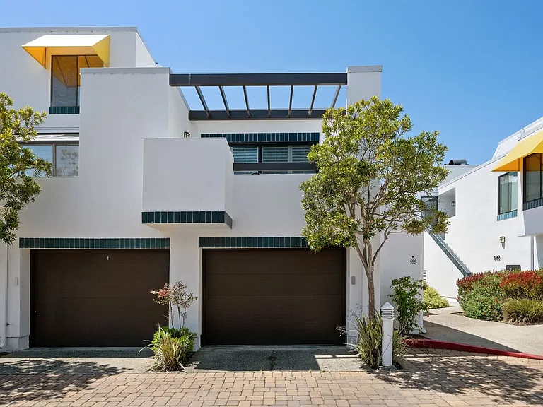 702 Portofino Ln — Photo 47