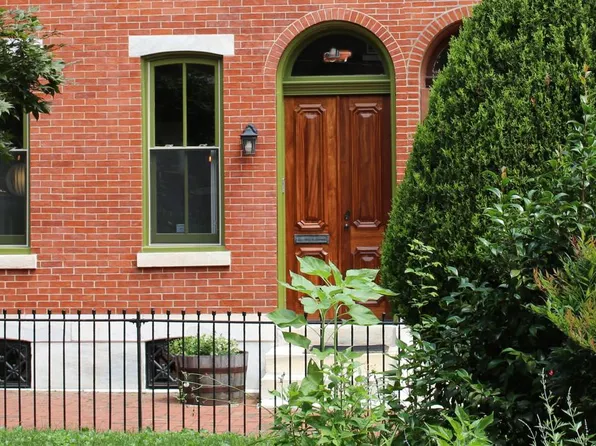 2307 Saint Albans St, Philadelphia, PA 19146