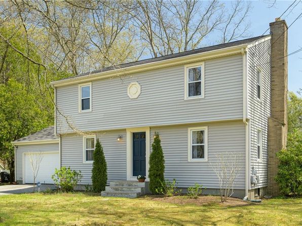 4 Beaver Rd, Barrington, RI 02806