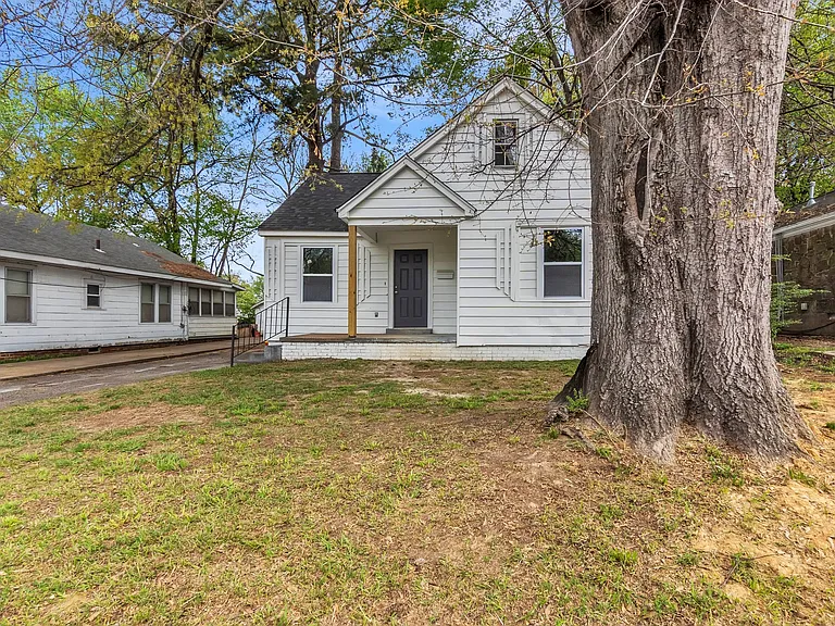 3480 Vernon Ave — Photo 1