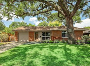 5230 Libbey Ln, Houston, TX 77092