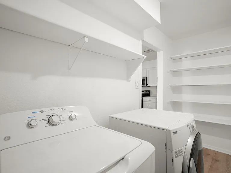 1606 Dale Cv #B — Photo 18