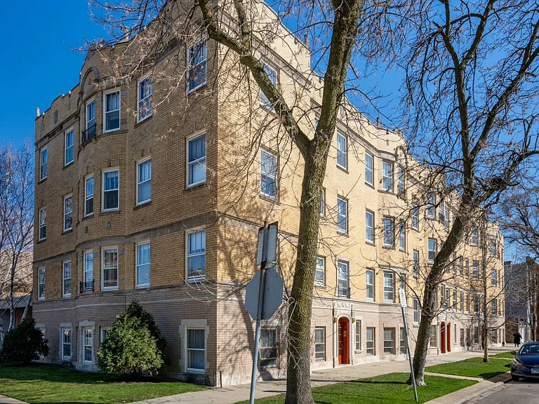 4923 N Rockwell St #1 — Photo 1
