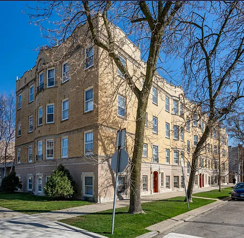 4923 N Rockwell St #1 Photo 1