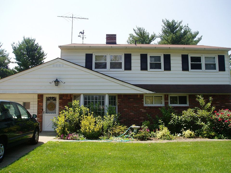 1st image of 22 Glazer Ln