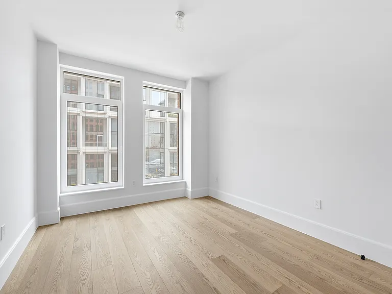 525 6th Ave #4B — Photo 6