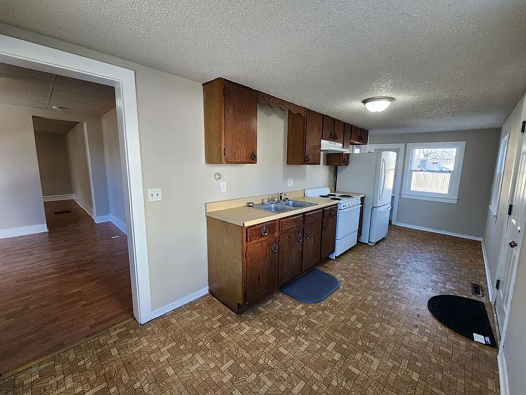705 E Montgomery St — Photo 4