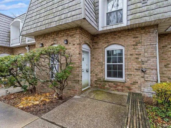 655 Middle Country Road #4D1, Coram, NY 11727