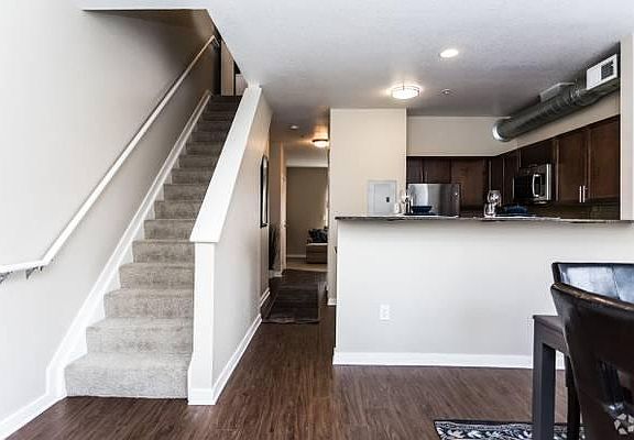 5th image of 1350 Yarmouth Ave #205