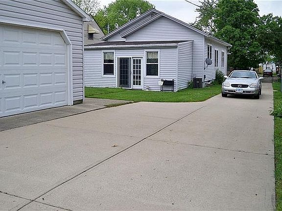 4th image of 825 Cottage Ave
