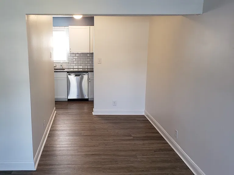 207 Hedgewood Ct — Photo 6