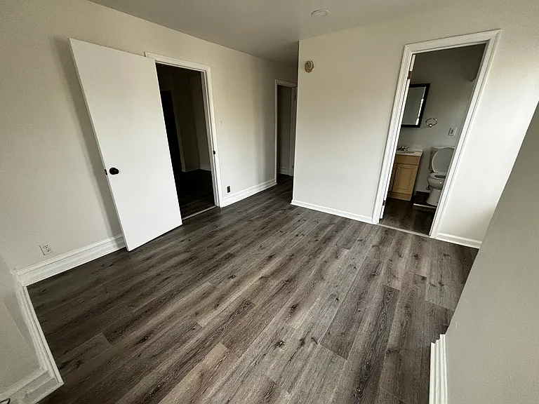 32 N Howard St #3 — Photo 4