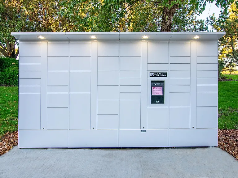 Park Edge Apartments — Photo 18