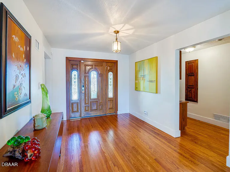 1286 John Anderson Dr — Photo 2