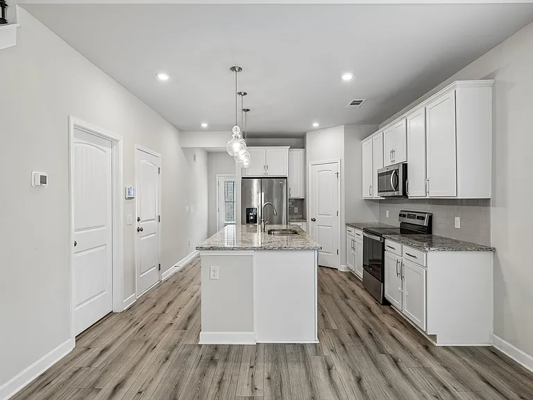 574 Becks Pl — Photo 7