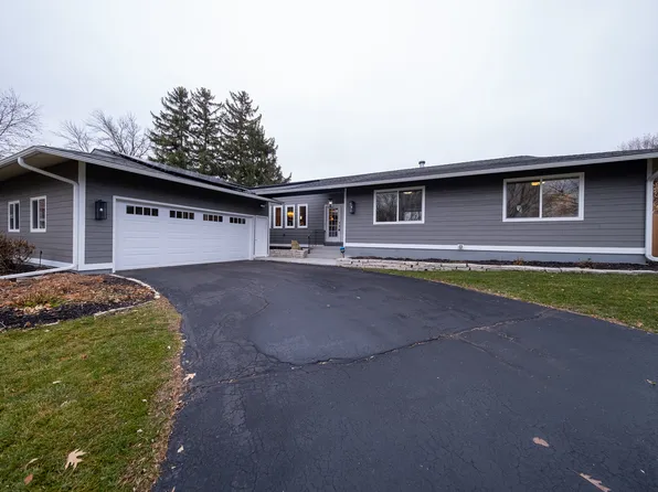 9513 Briar Cir, Bloomington, MN 55437