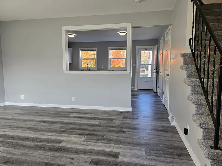 101 2nd Ln — Photo 38