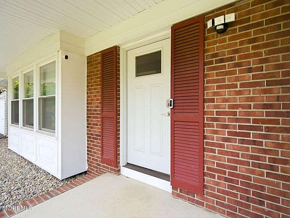 5th image of 25 Mccue Road