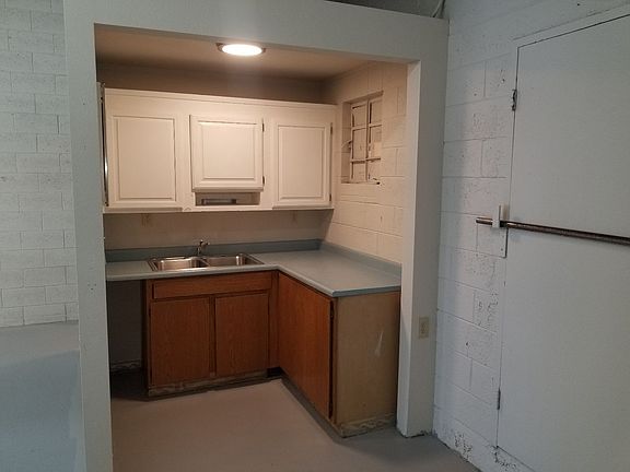 5th image of 3390 S Market St #3412