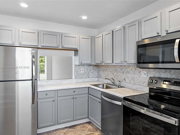 3rd image of 8300 Sands Point Blvd APT K304