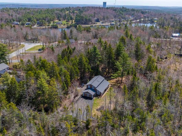 32 Lakeland St, Beaver Bank, NS B4G 1A5