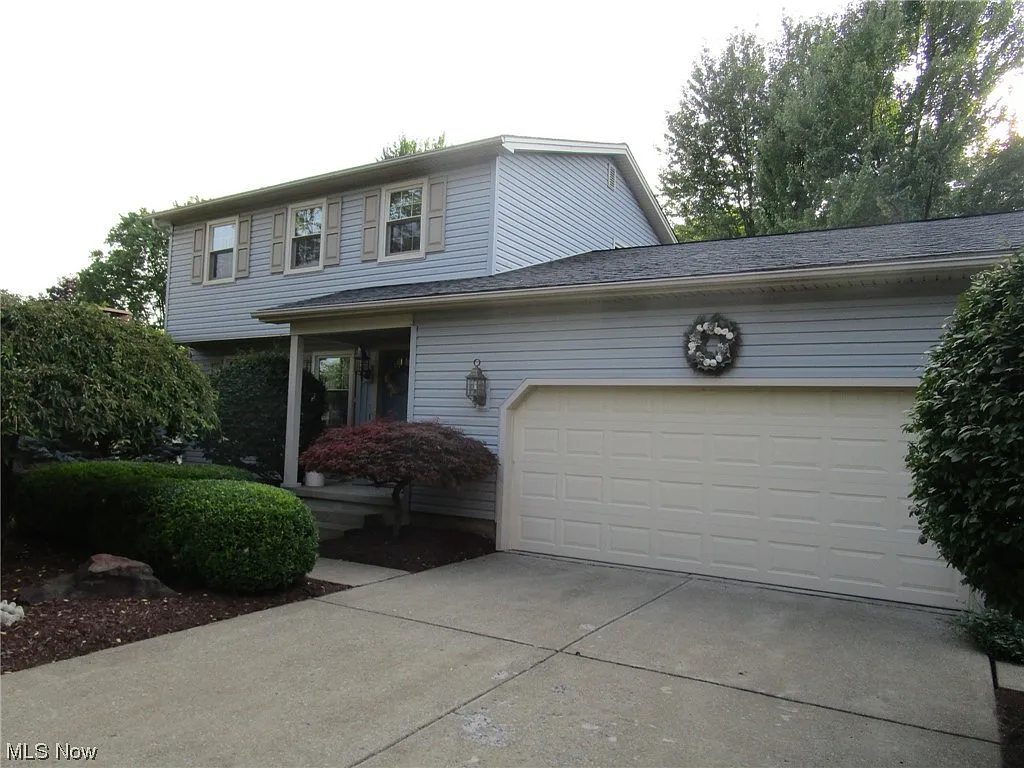 8366 Four Seasons Trl photo 1