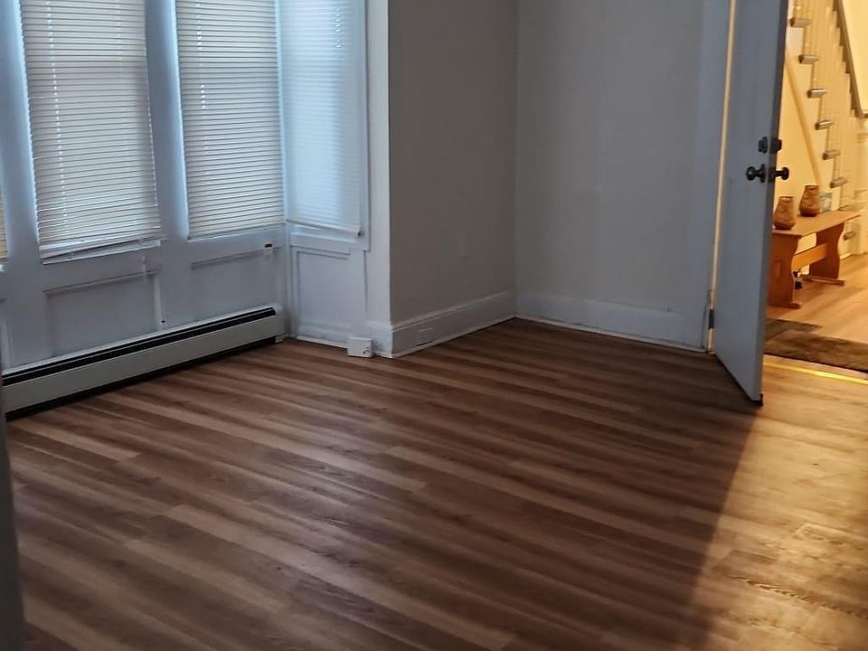2nd image of 12 Charles St Unit 1