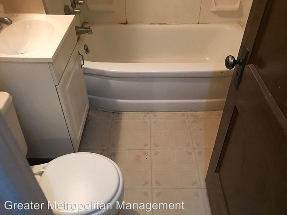 3rd image of 3595 W 120th St