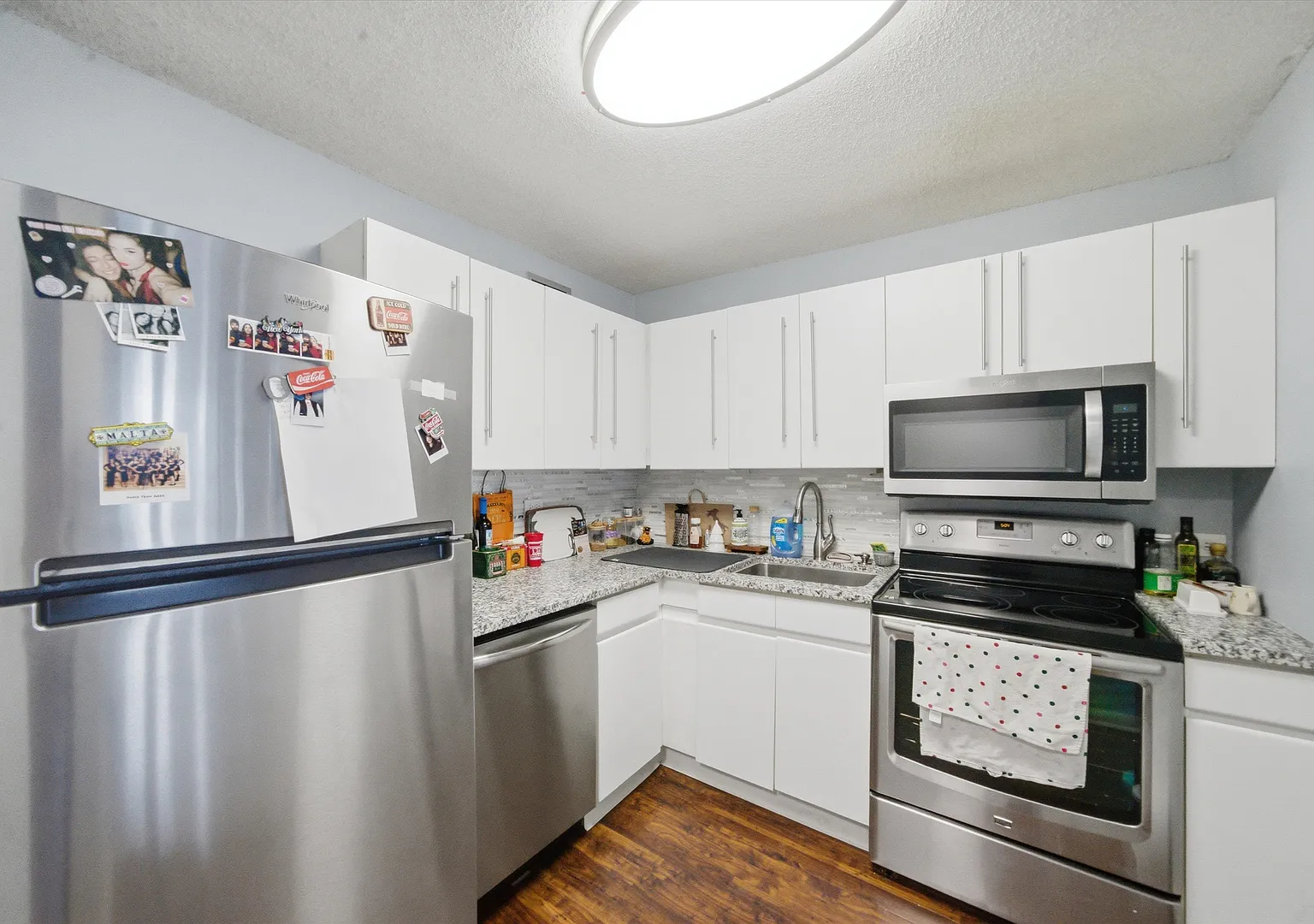 1 bed, 683 sqft, $2,300 — Photo 3