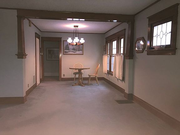 5th image of 22 Stillwell Ave