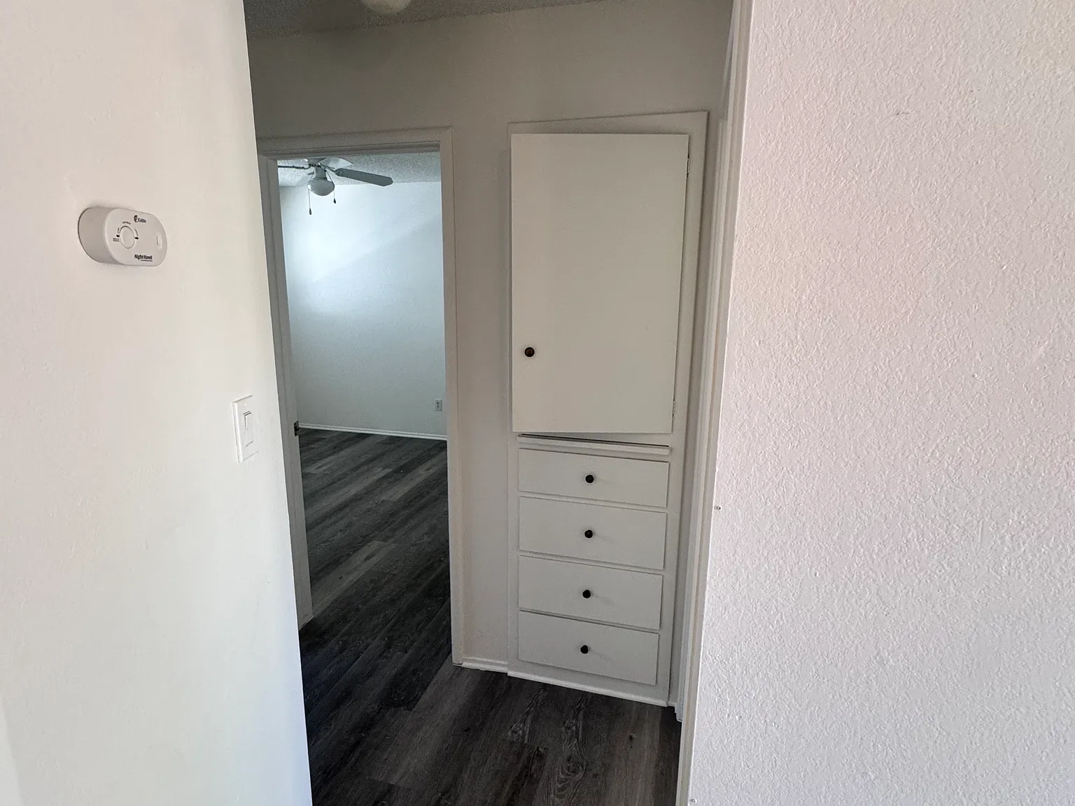 2 bed, 700 sqft, $1,565 — Photo 3
