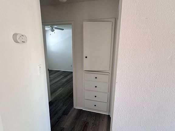 3rd image of 814 2nd St APT 4