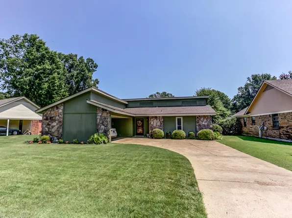 3940 N Heatherhill Dr, Bartlett, TN 38135